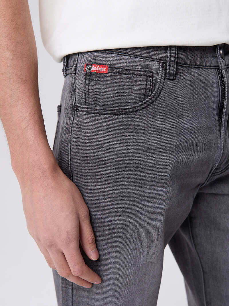 Мужские джинсы прямого кроя зауженные ДЖОН (JOHN)