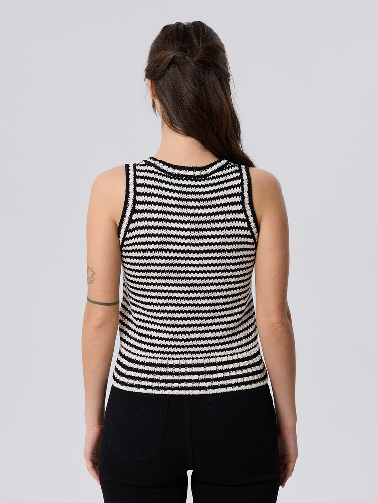 Женский топ вязаный 